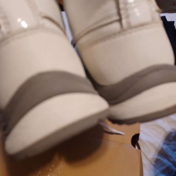 UGGS ADIRONDACK - Picture 10 of 16